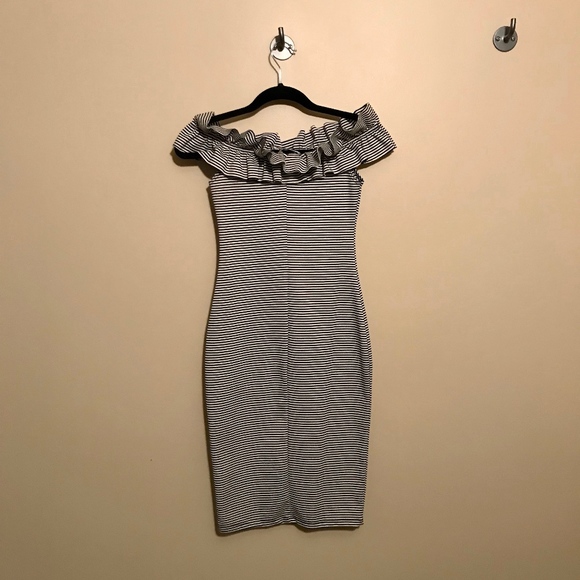 Zara Off The Shoulder Dress Size S - Picture 3 of 5